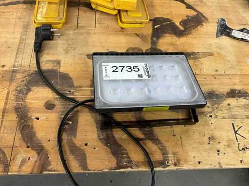 Reflektor LED z kablem Svhuko 100W