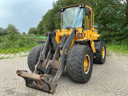 2004 Volvo L70D Shovel
