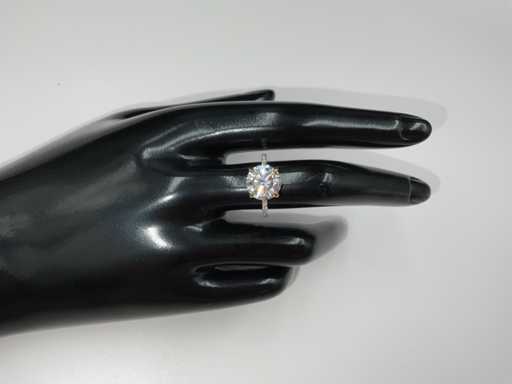 18 krt. Anello in oro giallo con diamante 4,00 crt.