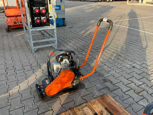 2018 Altrad / Belle LC3228 Compact Plate Complique