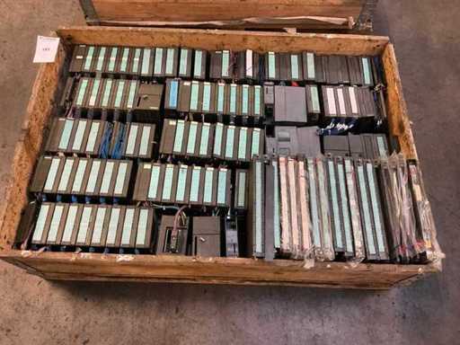 Charge von Siemens-Simatic-Modulen