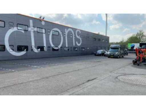 d5ec05c2-8b6e-4d1b-a75b-ffb549338ddf.mp4