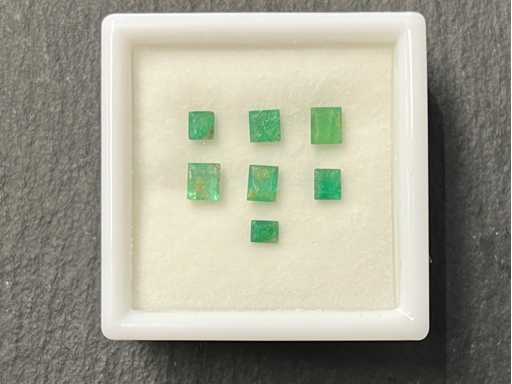 Emerald - 2.05 carat genuine natural emerald