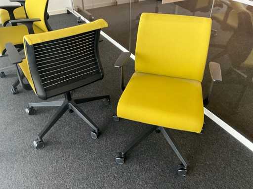 Steelcase Office Chair (4x)