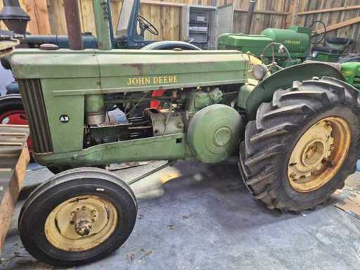 John Deere AR-inspirierter Vintage-Traktor