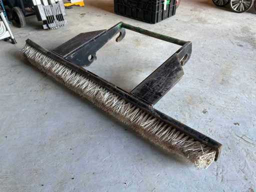 2020 Giant VB-1500-G Front-Sweeping Brush