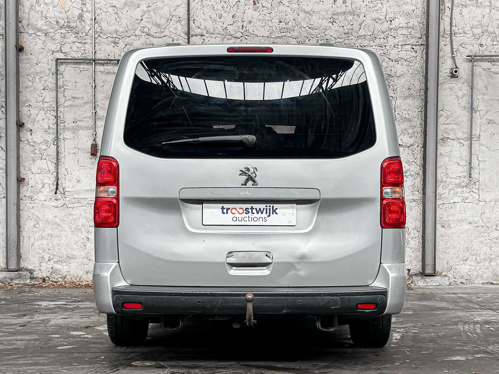 Peugeot Expert Traveller 1.5 9-Sitzer 120 PS 2019