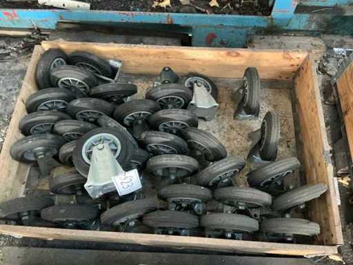 Lots of various screw-on wheels