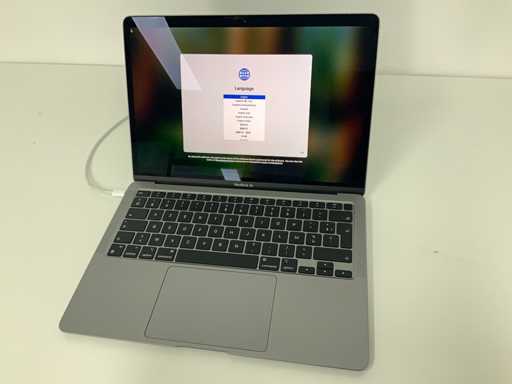 Apple A2337 13-calowy laptop MacBook Air MGN63N/A