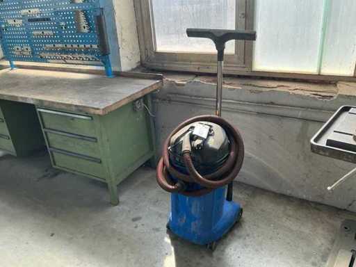 NILFISK MAXXI II 35WD Wet/Dry Vacuum Cleaner