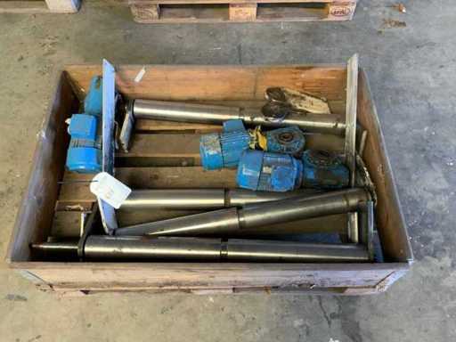 Conveyor rollers with gear motor (3x)