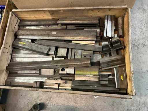 Frâna de presă cu cuțitul Amanda