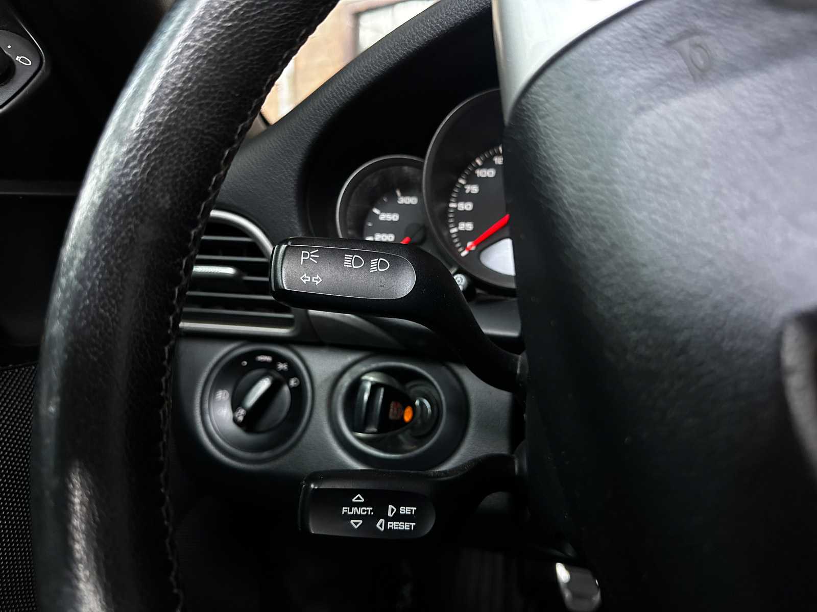 Porsche 911 Carrera Cabriolet 997 3.6 325pk 2005 handgeschakeld -Youngtimer-