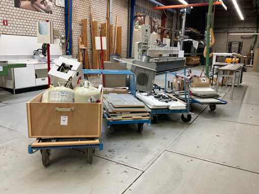 Plateauwagen met inhoud (7x)