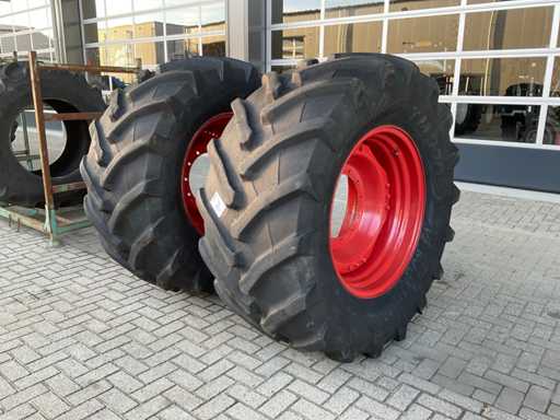 Trelleborg TM900 Tire with rim (2x)