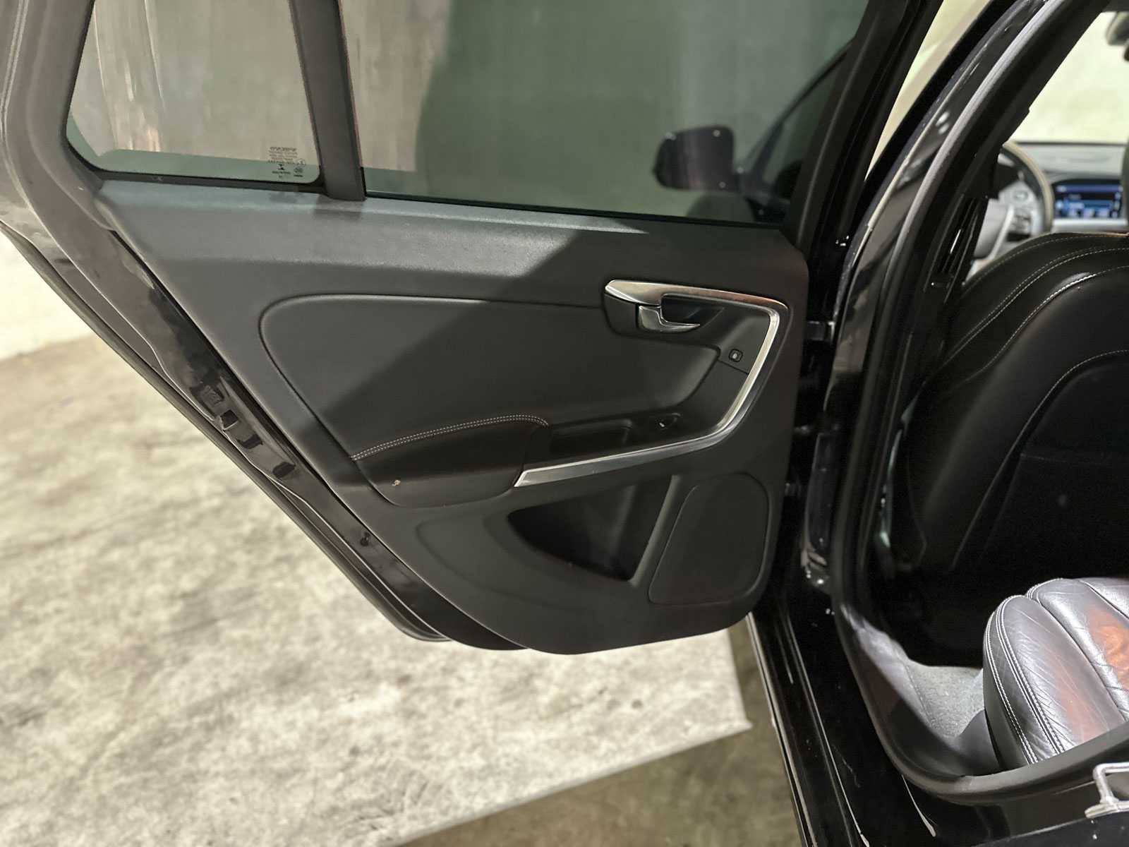 Volvo V60 2.4 D6 AWD Plug-In Hybrid Summum 285pk 2013 (Origineel-NL), 6-SFG-70