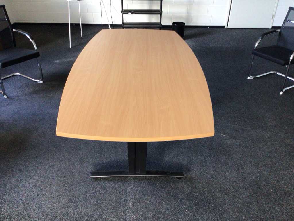 Oval table - Conference table