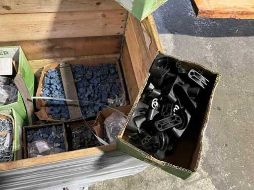 Leitungshalterungen, Rohrschellen, Lamellenstopfen