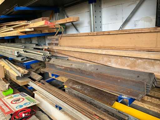 Vari accessori per legno e costruzione