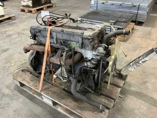 Mercedes Petrol Engine