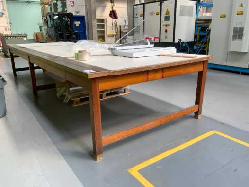 Table de travail et de mesure