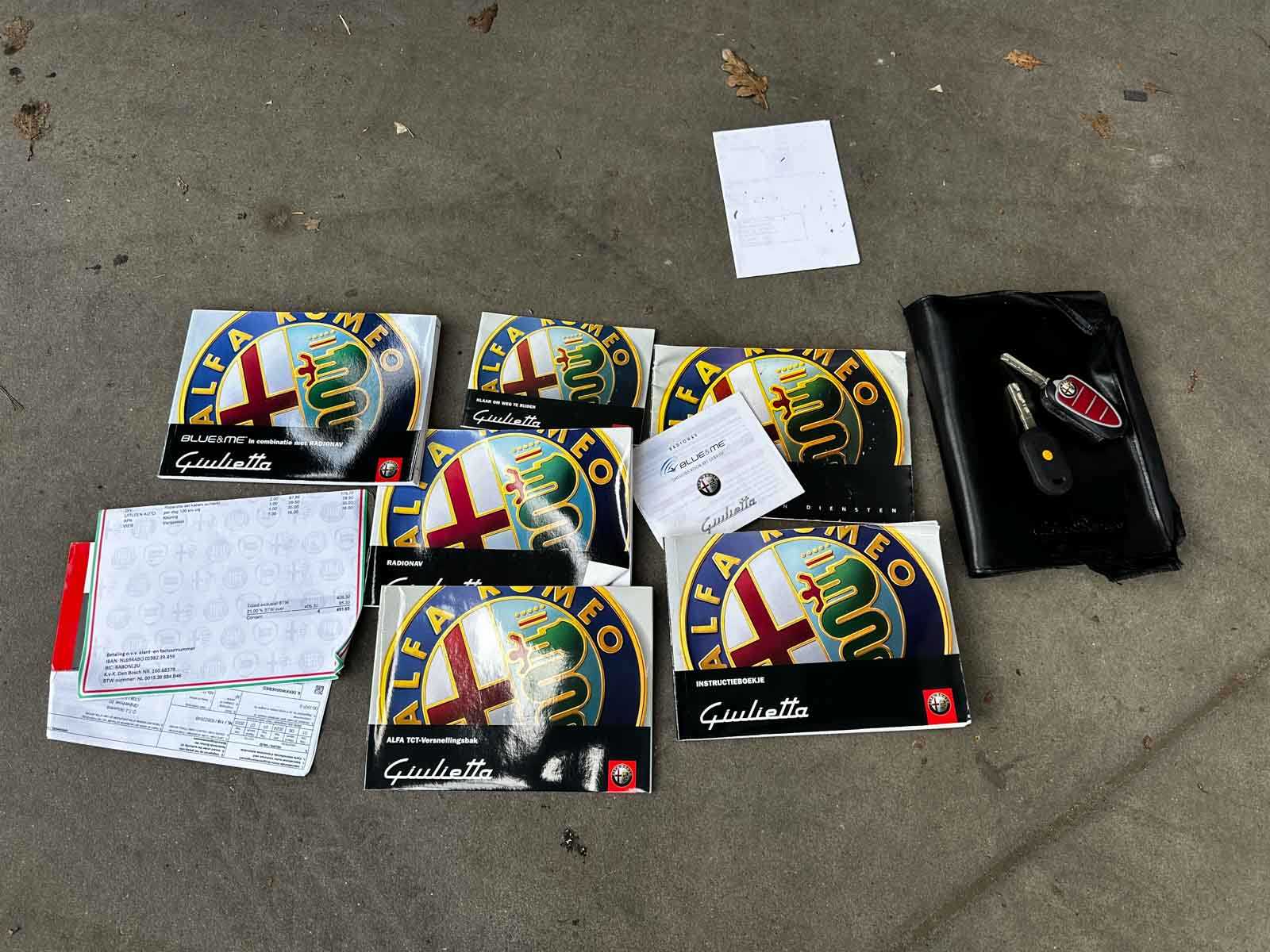 Alfa Romeo Giulietta 1.4 T Distinctive 170pk 2012 (Origineel-NL), 00-XKP-5