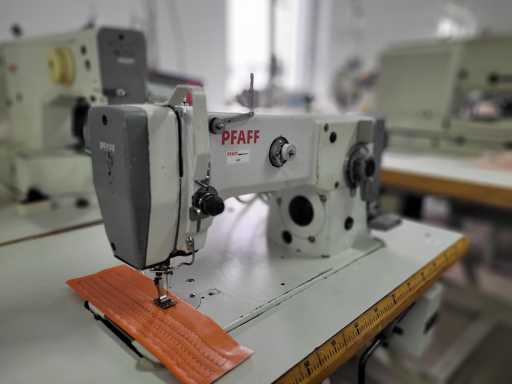 PFAFF - 938 - Zig Zag Sewing Machines
