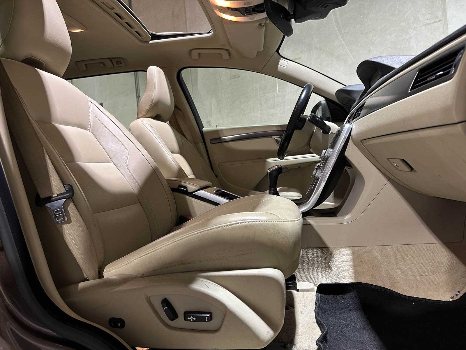 Volvo V70 2.0 D4 Summum 181pk 2015 (Origineel-NL), GB-859-B