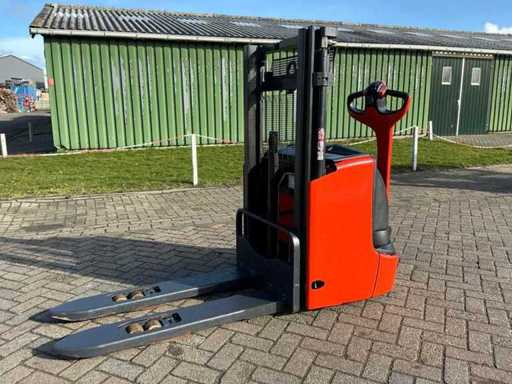 2019 Linde L12I Stacker