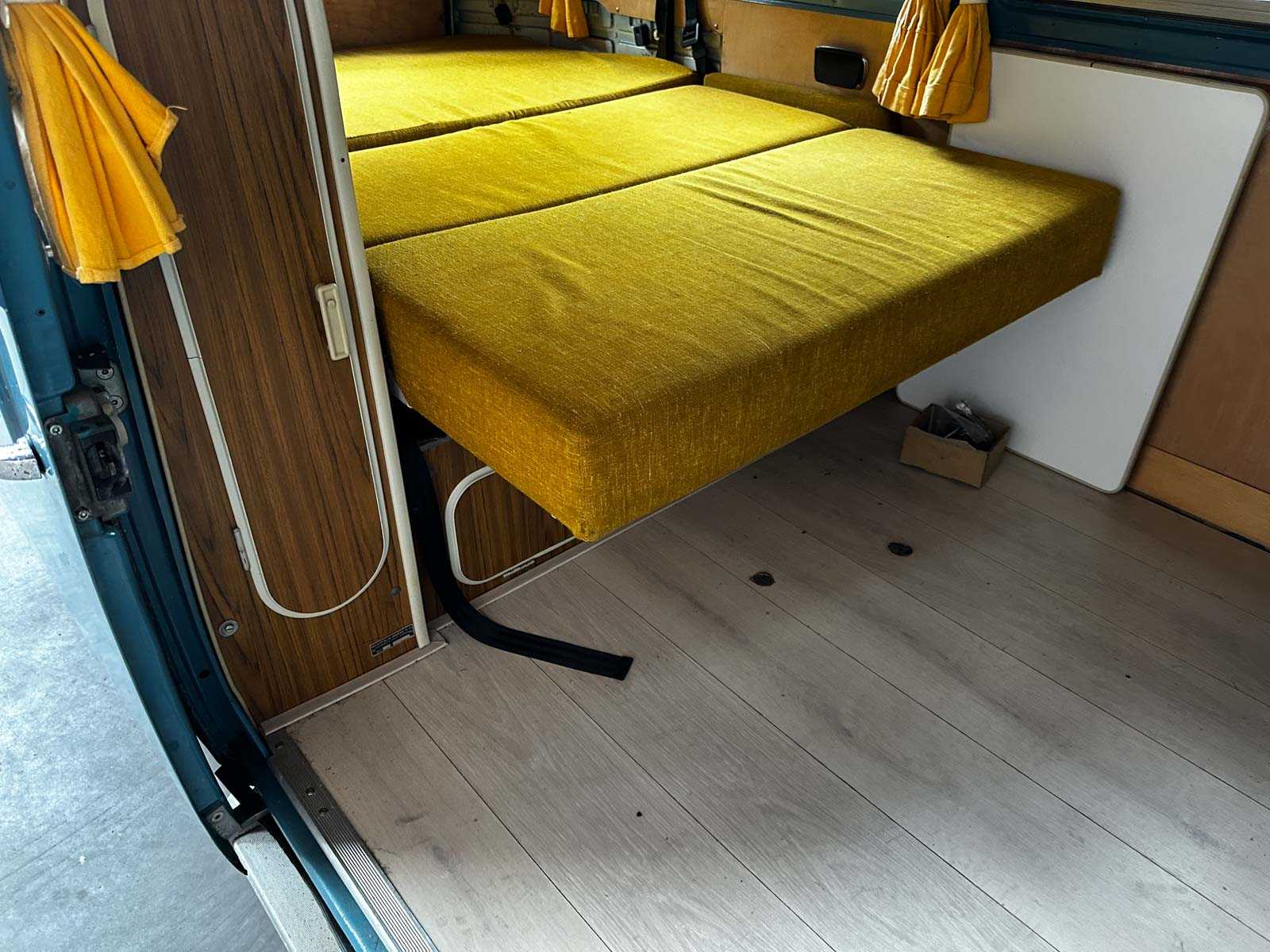 Volkswagen 23-517 Camper 1973, 07-YB-44