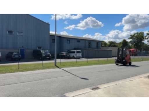 c41bd425-aeb1-4ab0-b093-2c8192e890a4.mp4