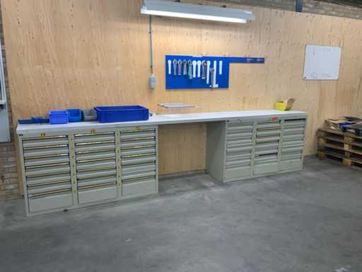 Werkbank mit Kommoden