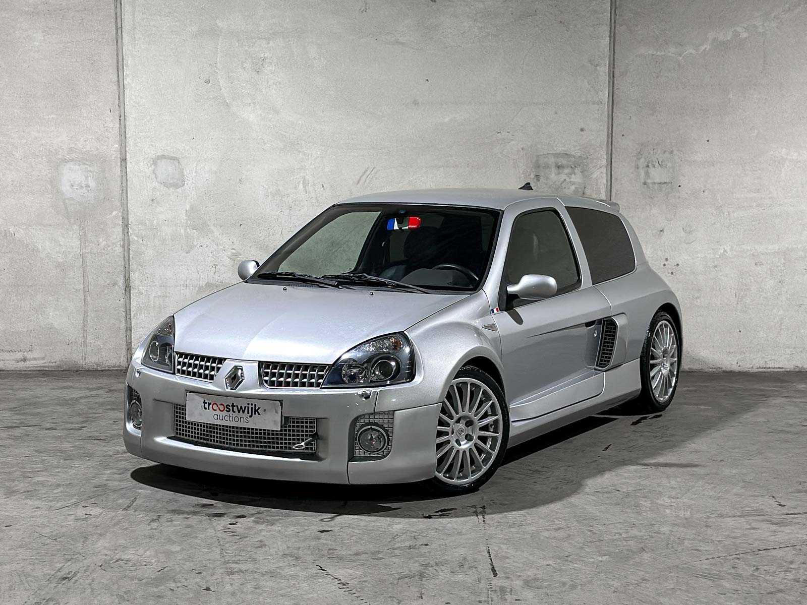 Renault Clio V6 3.0 Sport RS Phase 2 (NR 149) 255pk 2004 Youngtimer