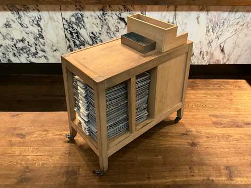 Hütten – Mobile hölzerne Servicemöbel