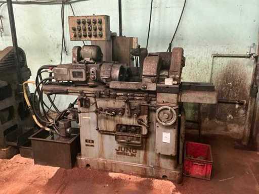 Jung Berlin C8 Rondslijpmachine