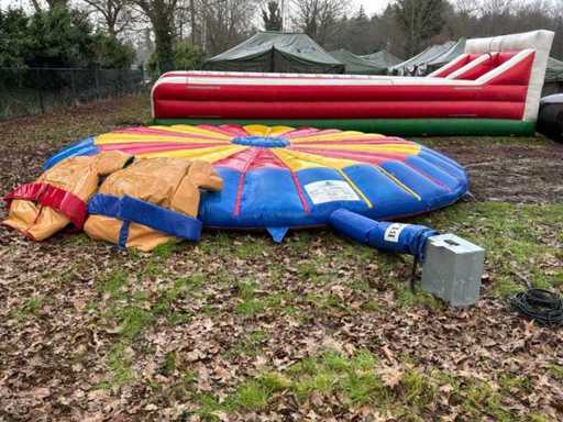 JB – Aufblasbare Sumo-Wrestling-Hüpfburg