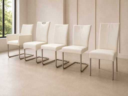 Diverse leren eetkamerstoelen (5x)