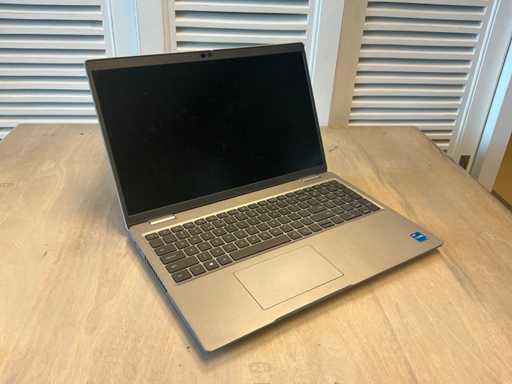 Laptop - Dell Inc. - Latitude 5520