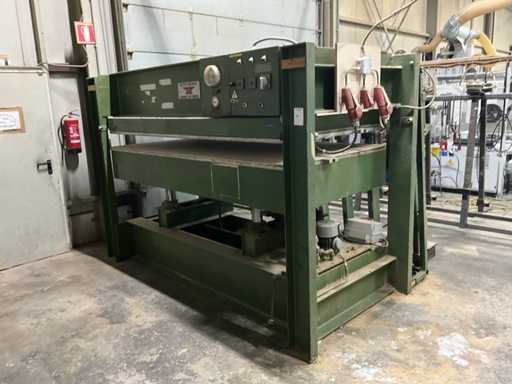 Stevens EW2.2 Hydraulikpresse