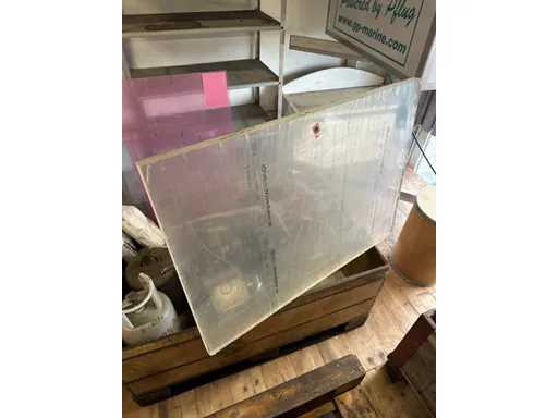 Plexiglass Plate - Plexiglass