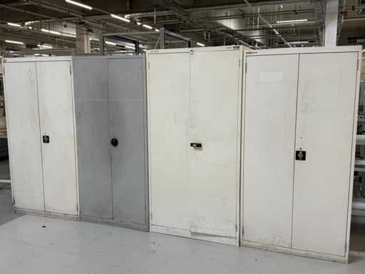   4 cabinets without contents 