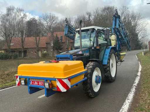 Ford 6640 Landbouwtractor met veldspuit