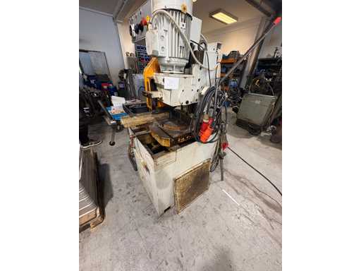 Kaltkreissäge mit SEW MOVITRAC Frequenzumrichter