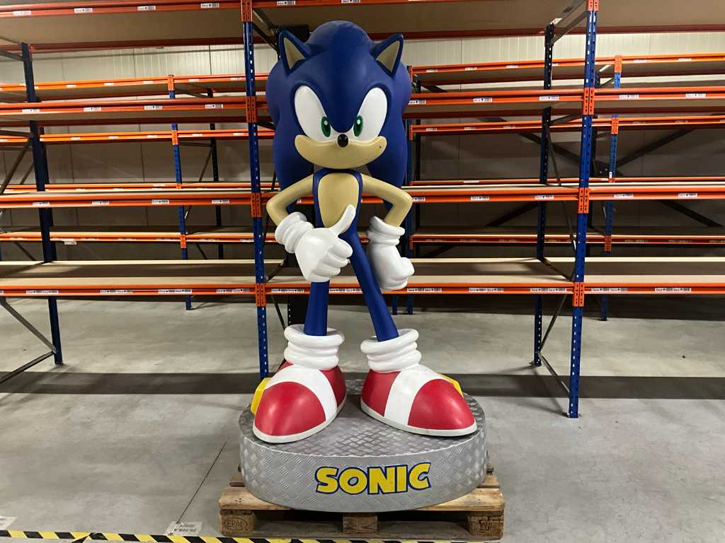 Life size store sonic the hedgehog