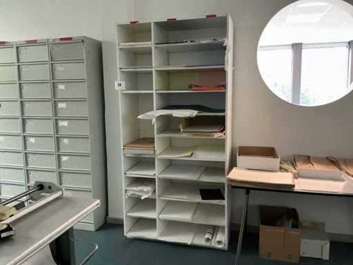 Armoire de rangement en bois