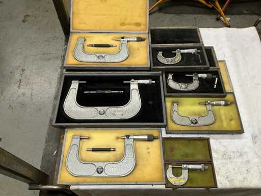 External micrometers (7x)