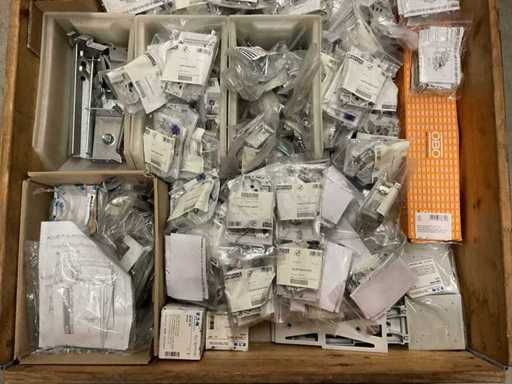 Charge von Installationsmaterialien