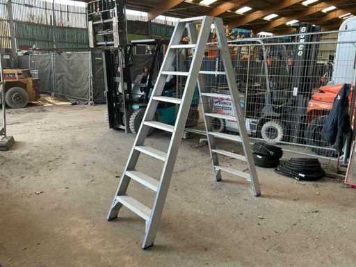 Échelle solide DT 8