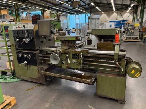 VOEST-ALPINE DA 360 Lead and Pull Spindle Lathe - 1980