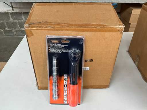 Skandia Ratel 3/8” met 7 doppen + houder (23x)